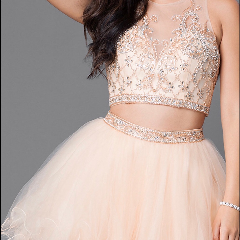 More pictures of the sequin dress.